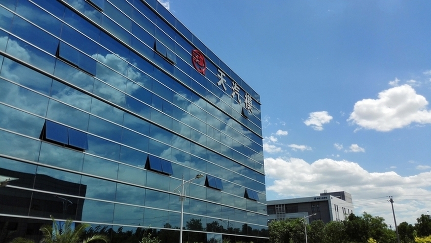 1647078000119903.jpg slide01.jpg